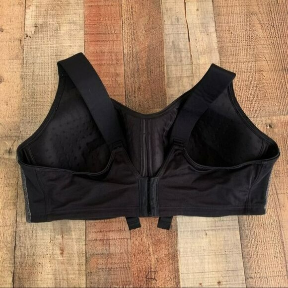 Livi active molded underwired adjustable bra - 40DD - Picture 3 of 8